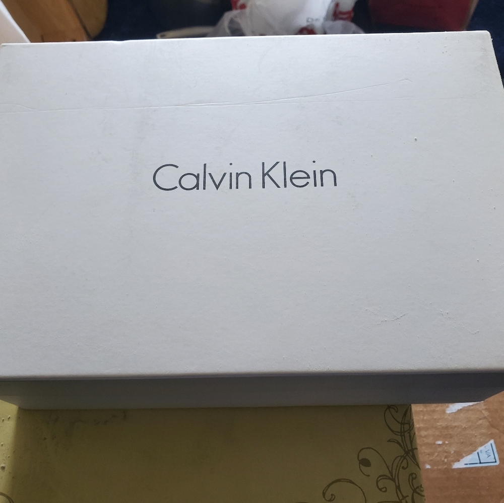 CALVIN KLEIN BRAND NEW WOMENS HEELS MINT IN BOX SIZE 6.5